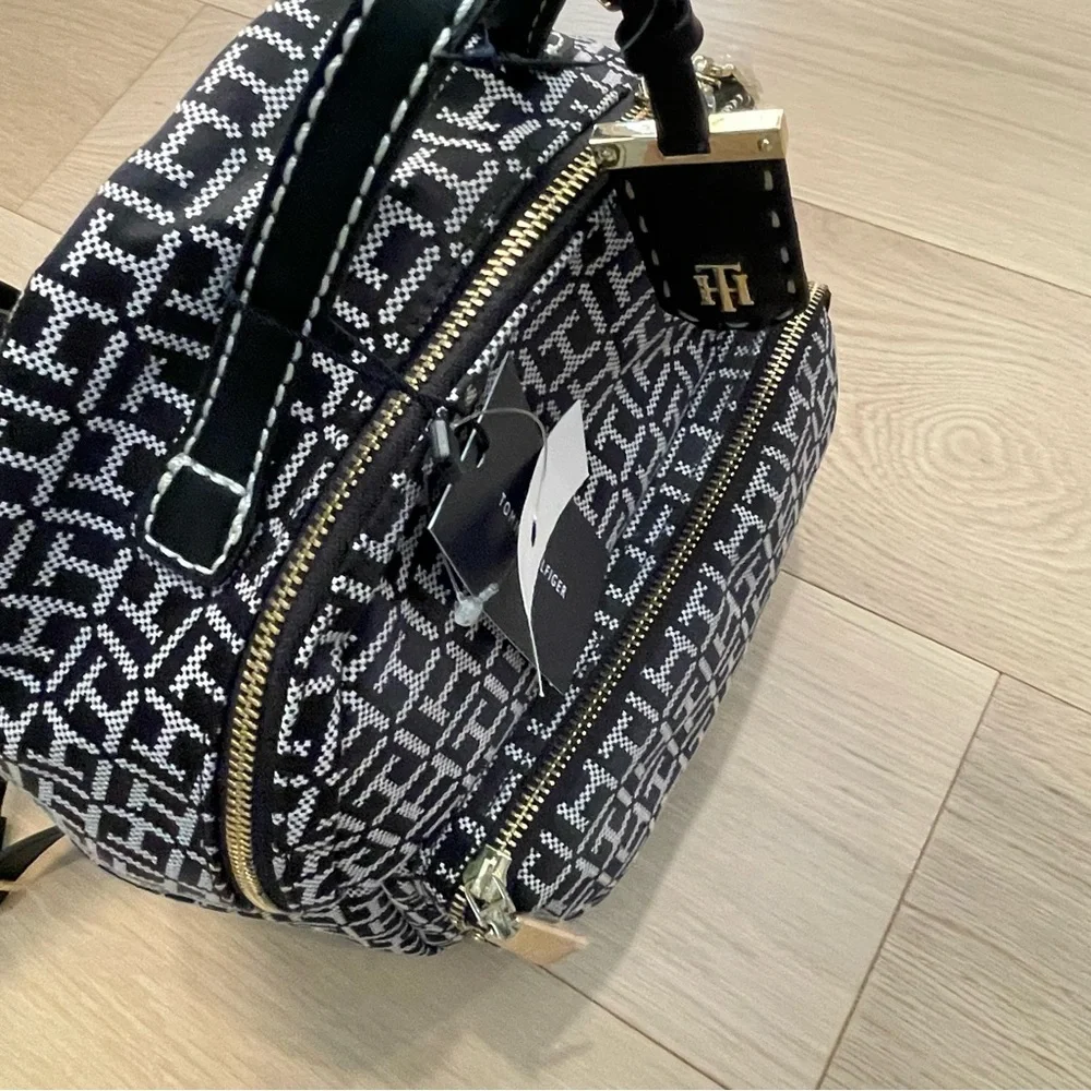 Backpack - Picture 6 of 6
